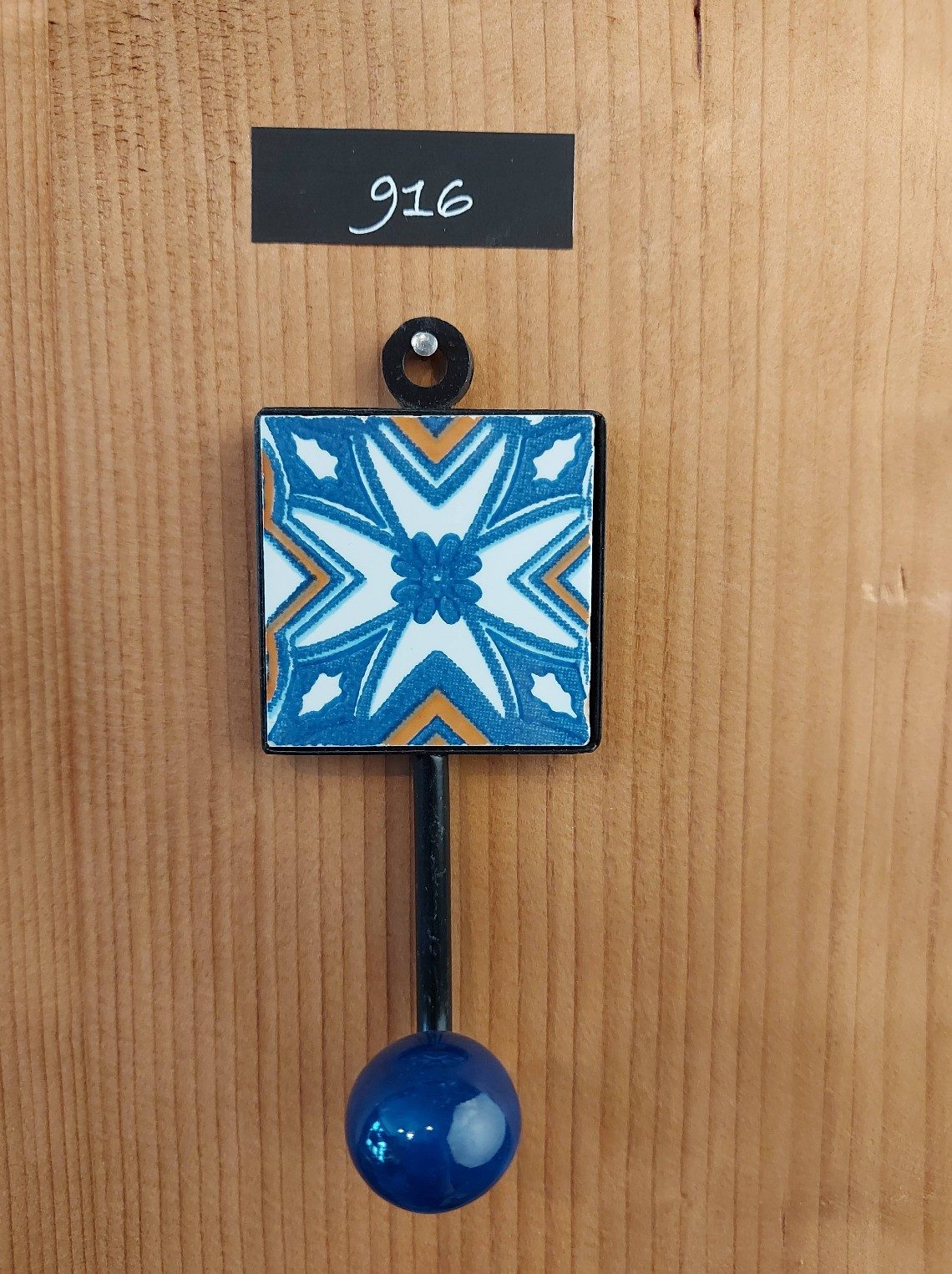 Keramický vešiačik 916 Keramický vešiačik 916