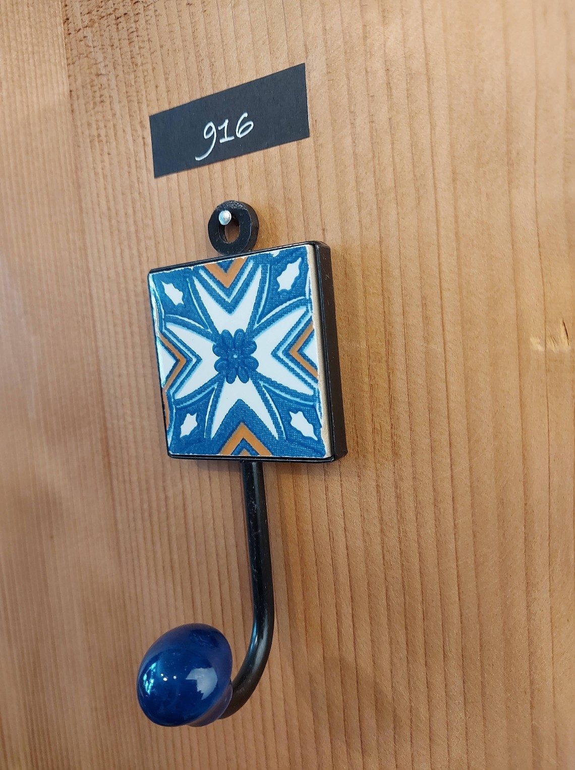 Keramický vešiačik 916 Keramický vešiačik 916