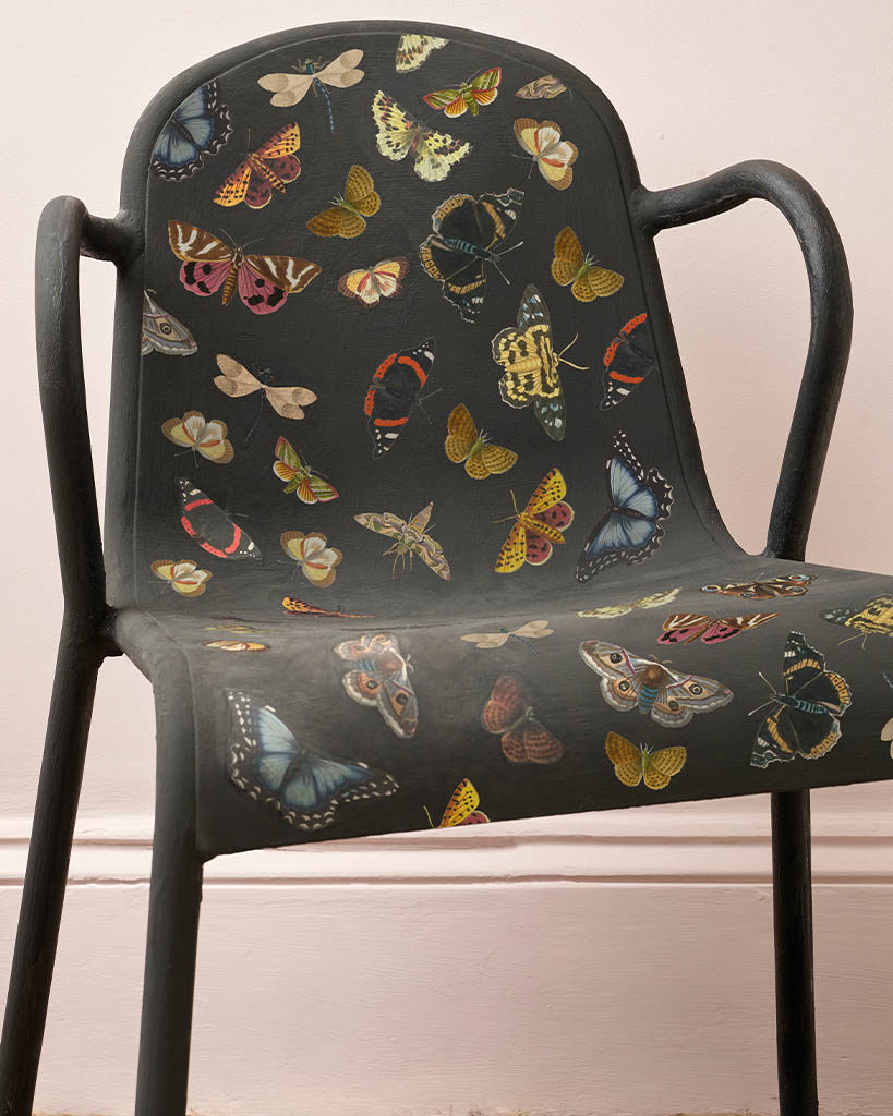 Annie Sloan Dekupáž Winged Wildlife dekupážový papier na nábytok s motýlikmi
